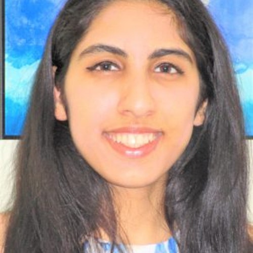 Foto do rosto de Khushi Gandhi, consultora adolescente da classe 2017-2018
